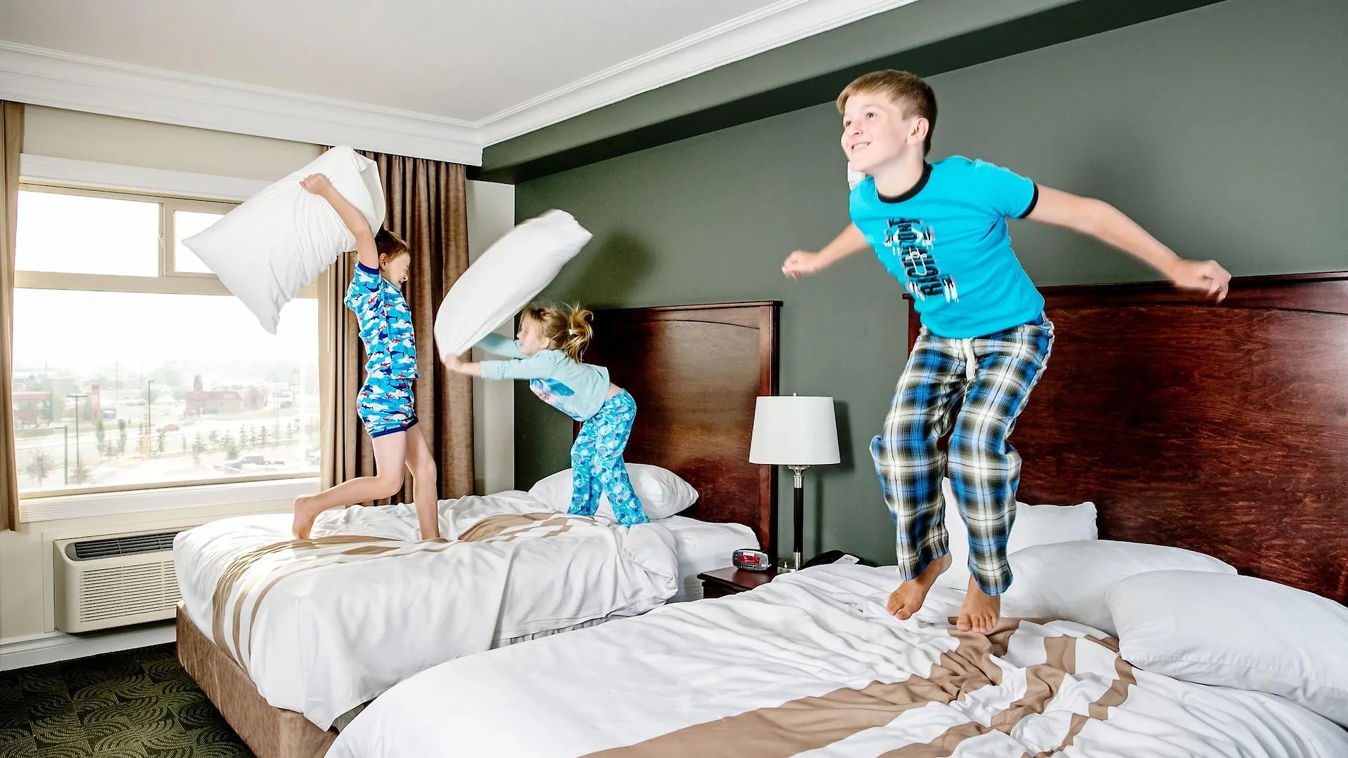 *** Hotel Chateau Nova Yellowhead Edmonton Canada
